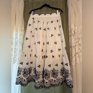 White Eyelet Tiered Poplin Maxi Skirt Scalloped Blue Flowers Lined Size L Cider
